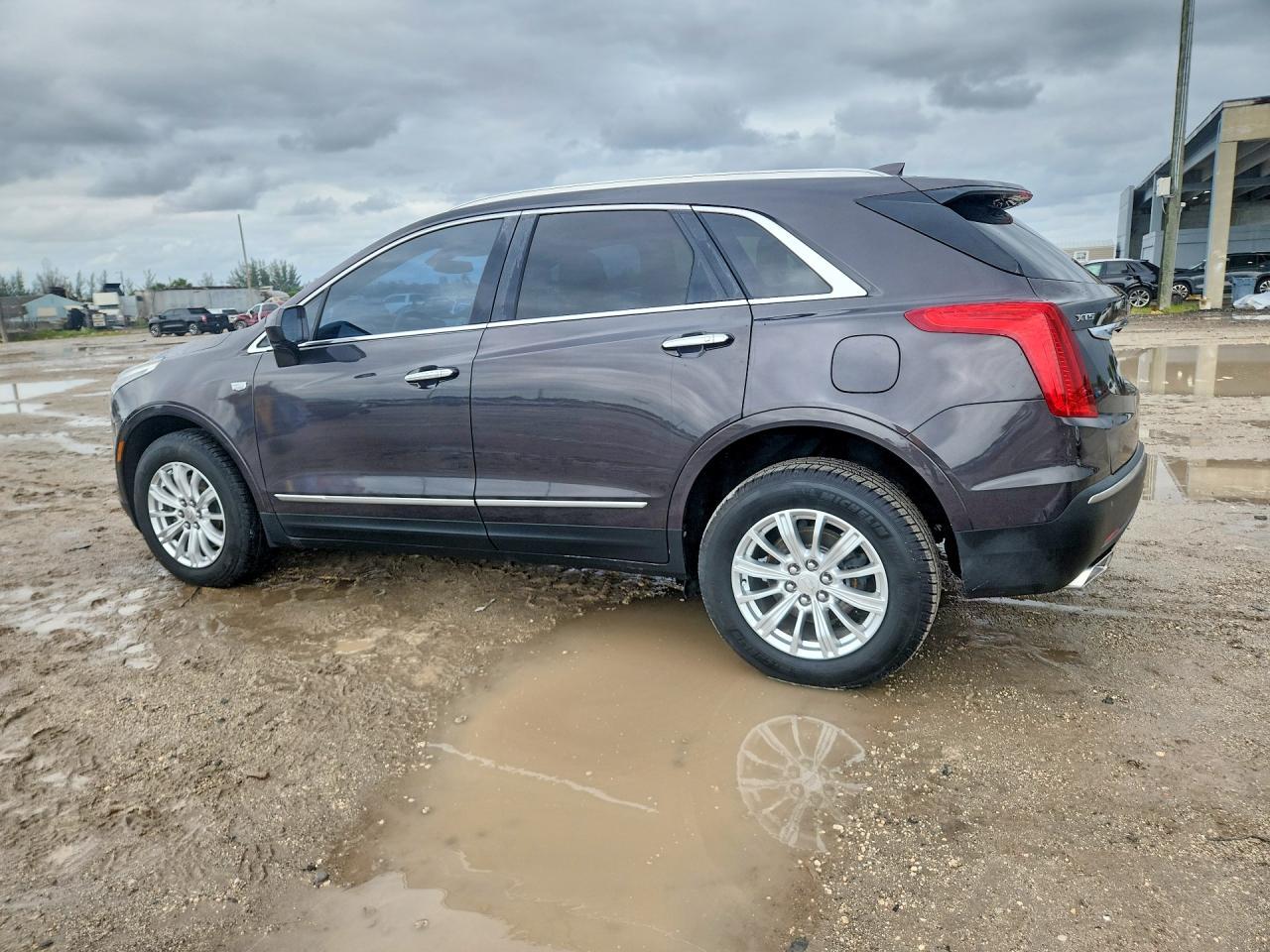 2017 Cadillac Xt5 - Image 2