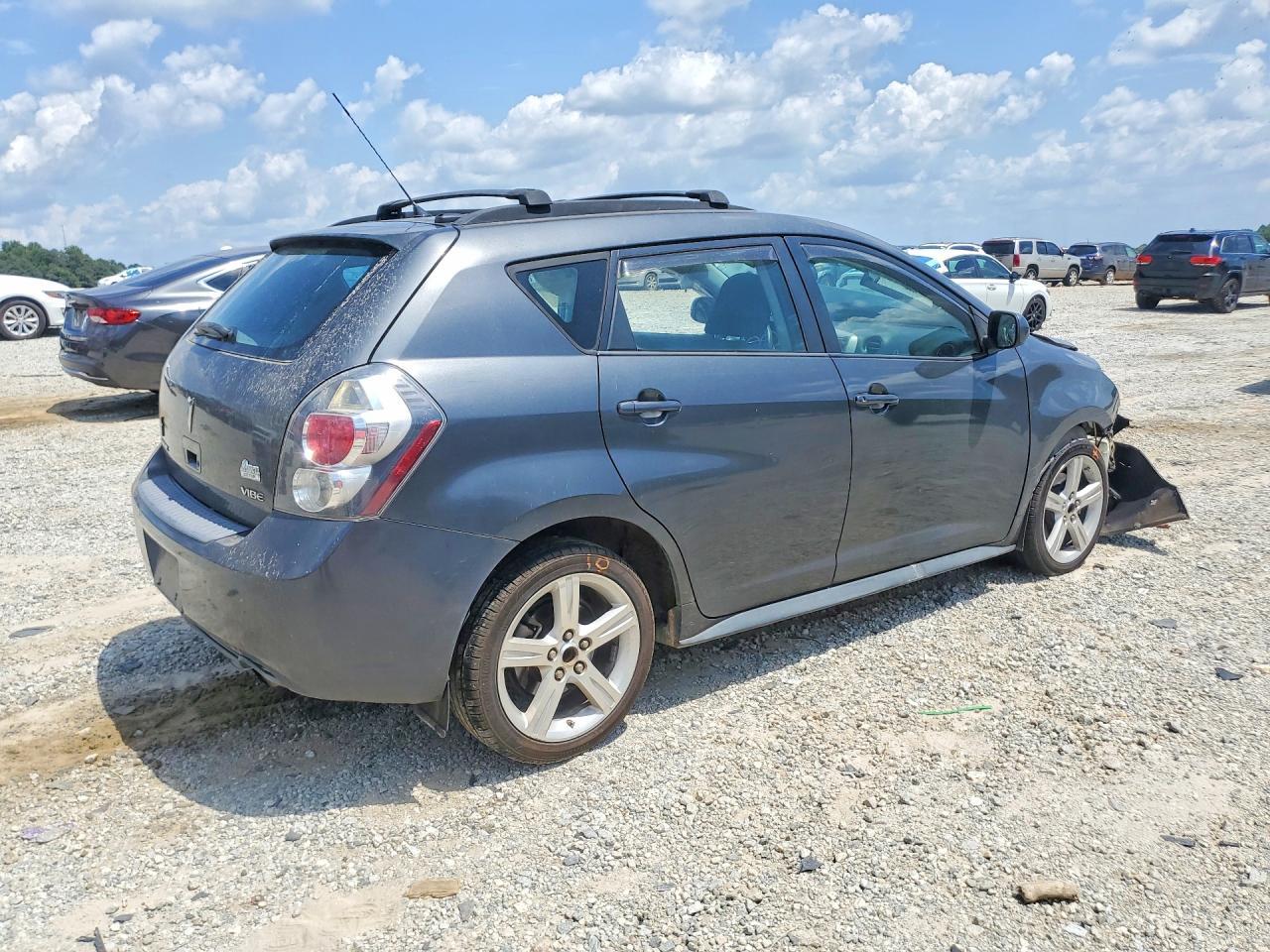 2009 Pontiac Vibe - Image 3
