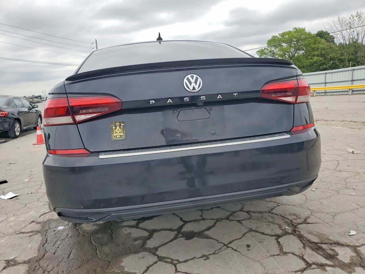 2020 Volkswagen Passat R-Line - Фото 6