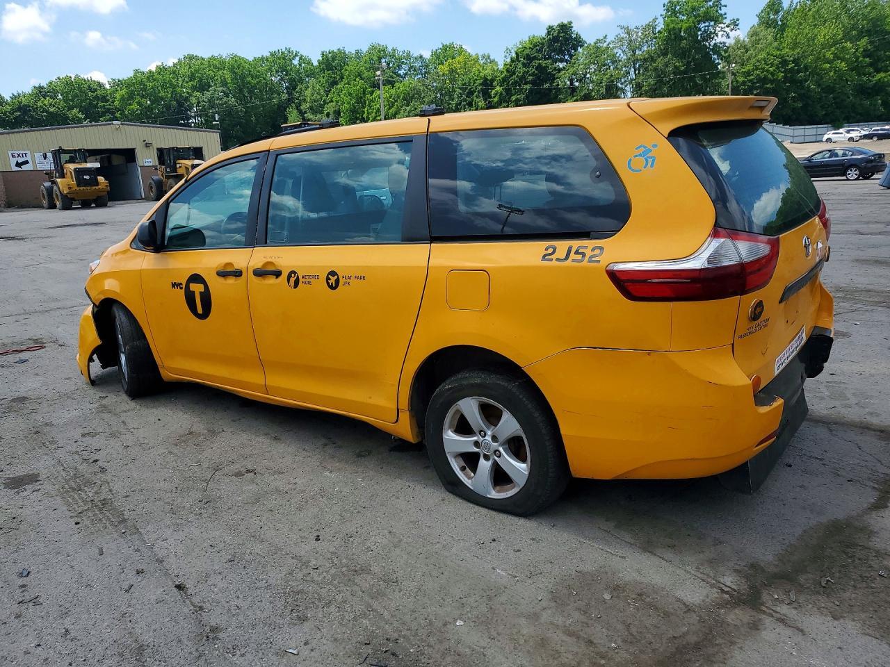 2017 Toyota Sienna L 7-Passenger - Фото 2
