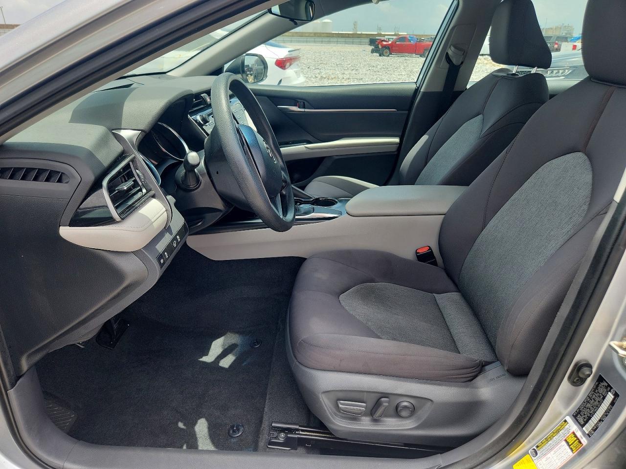 2020 Toyota Camry Le - Image 7