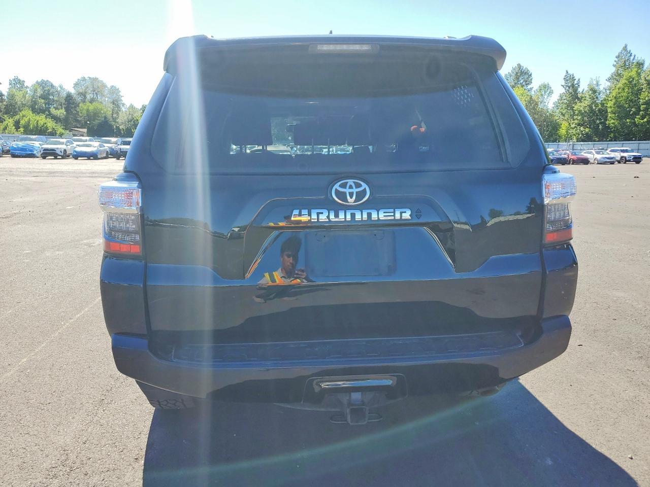 2020 Toyota 4Runner Sr5 Premium - Image 6