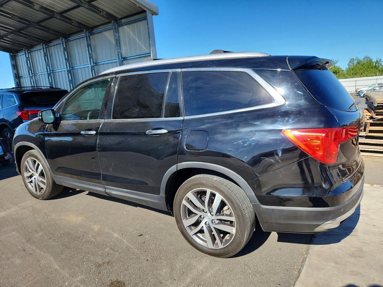 2017 Honda Pilot Elite - Фото 2
