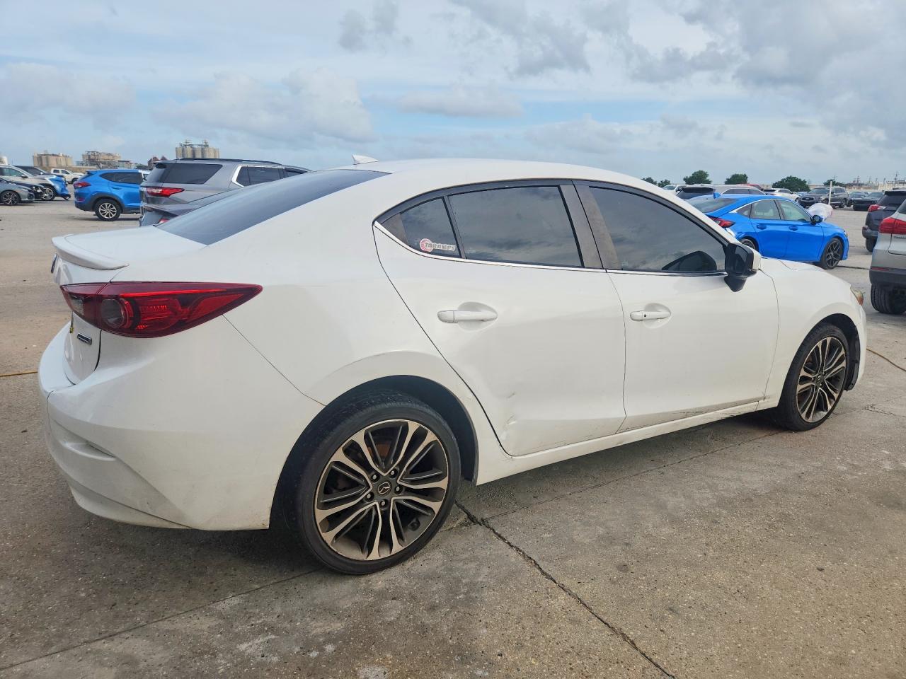 2018 Mazda 3 Touring - Image 3