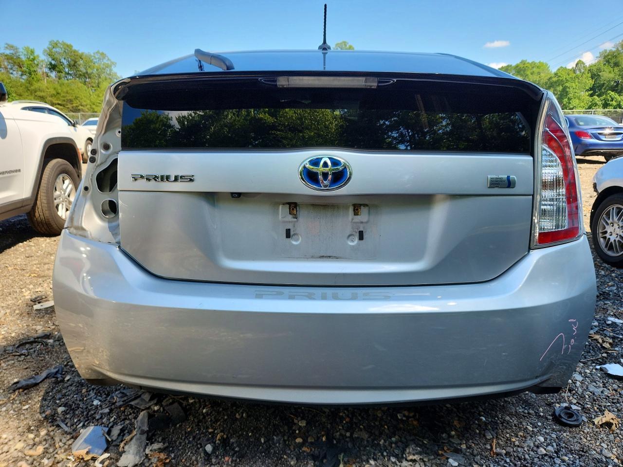 2015 Toyota Prius Three - Image 6