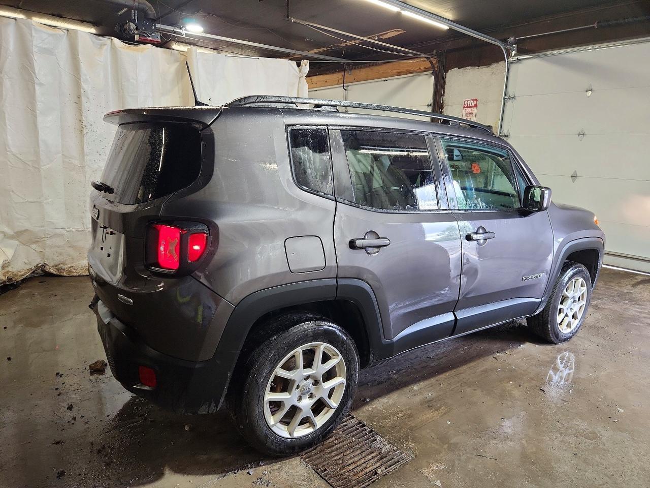 2021 Jeep Renegade Latitude - Image 3