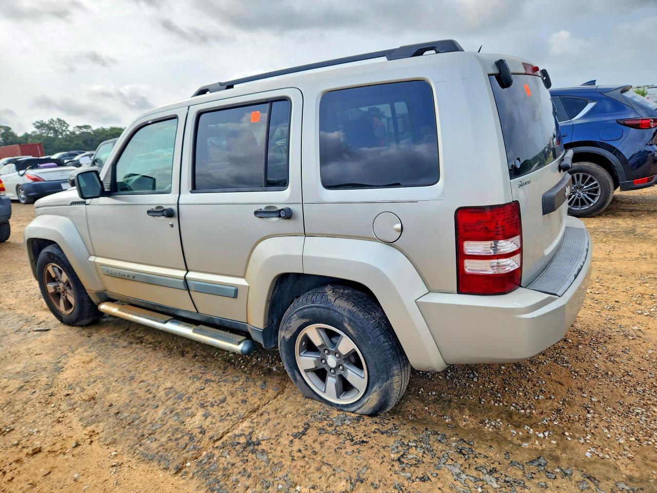 2008 Jeep Liberty Sport - Фото 2