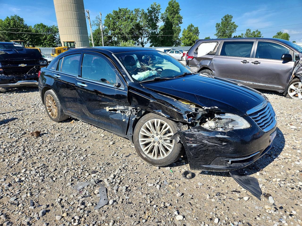 2011 Chrysler 200 Limited - Фото 4