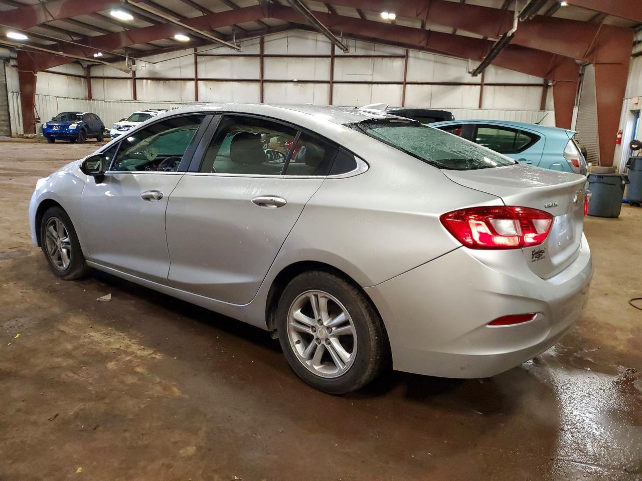 2016 Chevrolet Cruze Lt - Фото 2