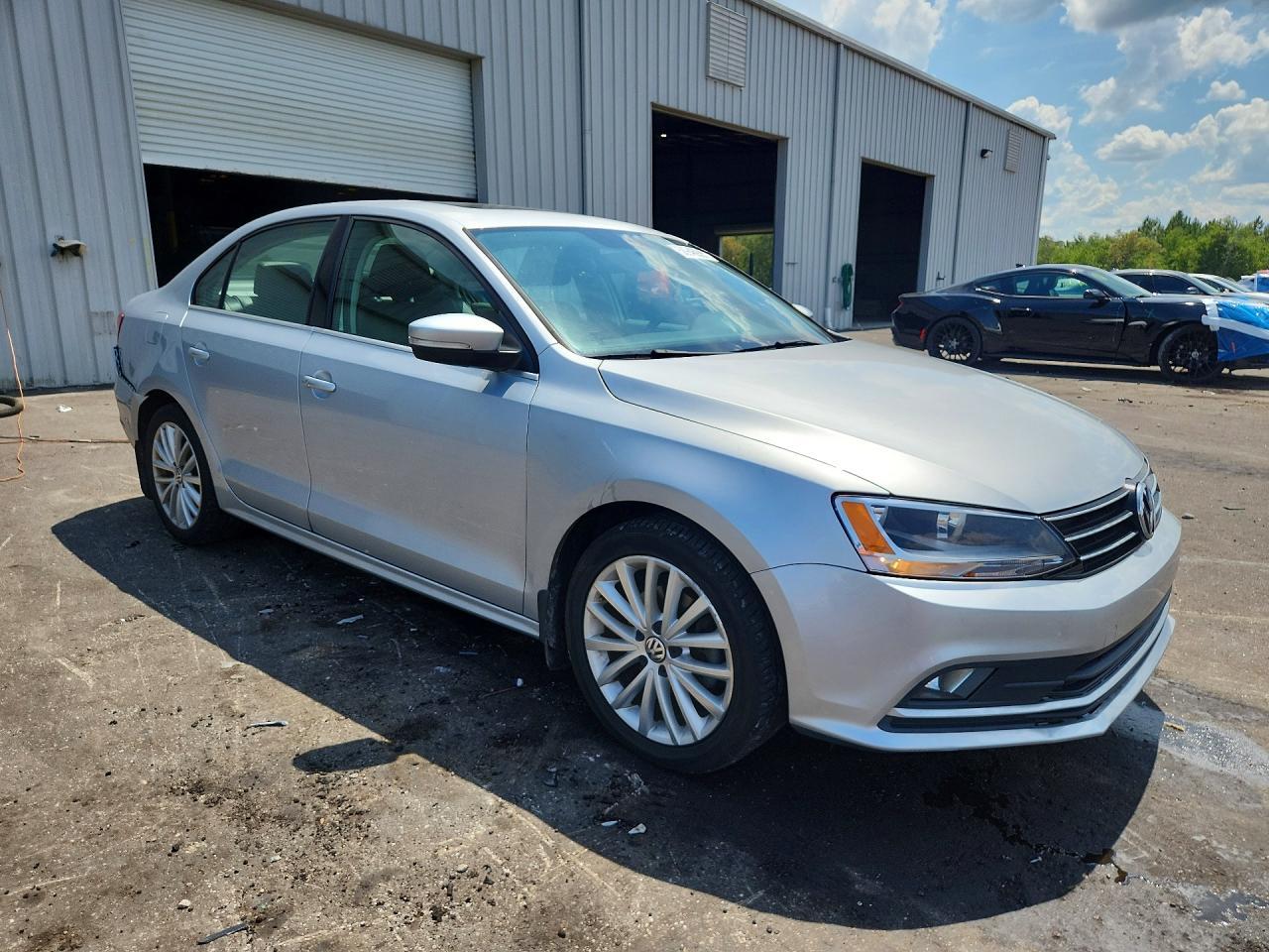 2015 Volkswagen Jetta Se - Image 4