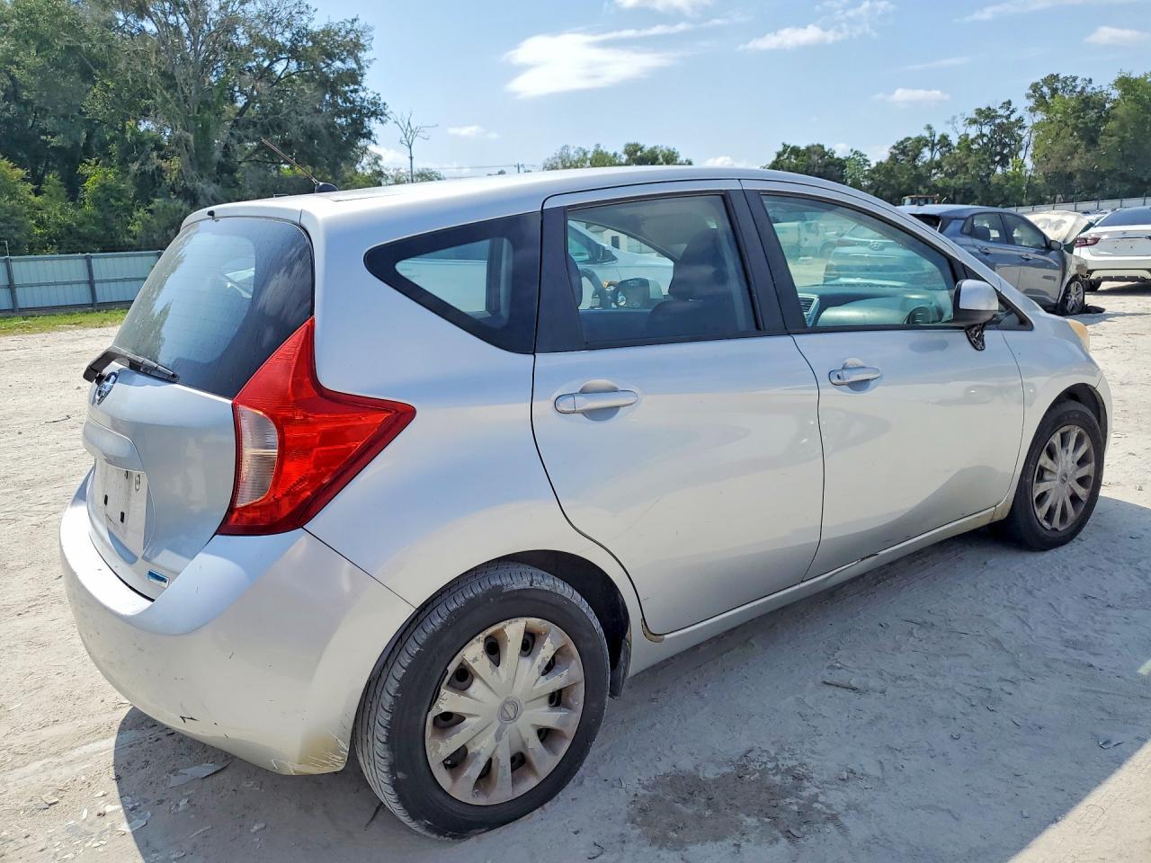 2014 Nissan Versa Note S - Фото 3
