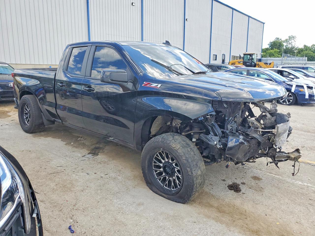 2025 Chevrolet Silverado K1500 Rst - Image 4