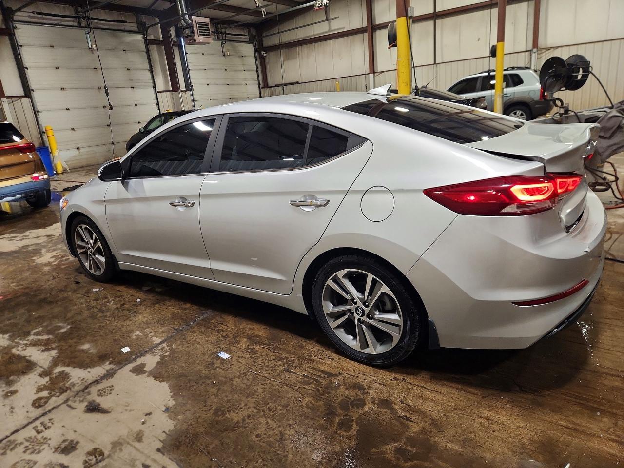 2017 Hyundai Elantra Limited - Фото 2