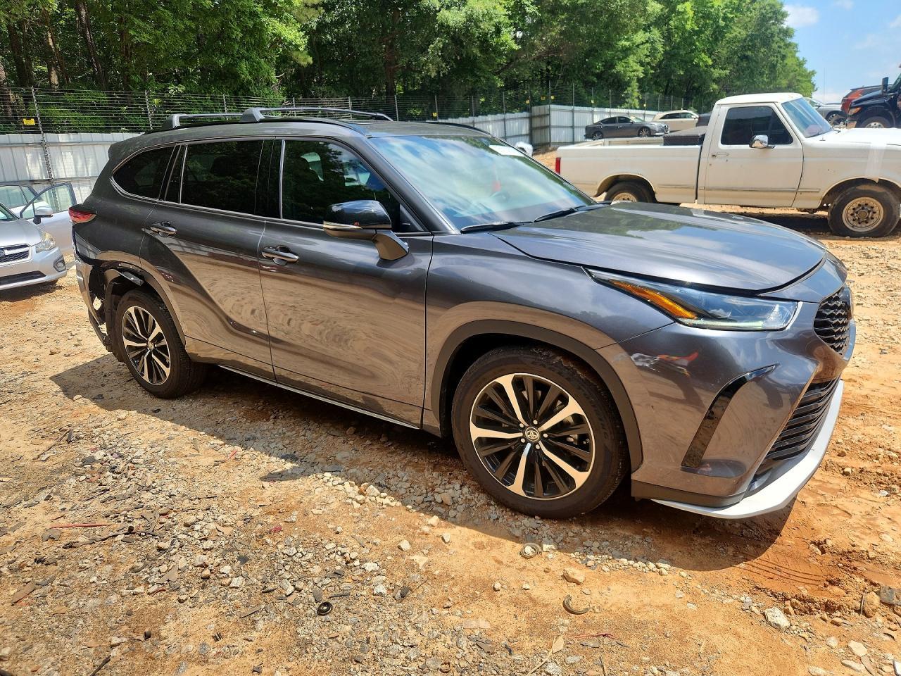 2022 Toyota Highlander Xse - Image 4
