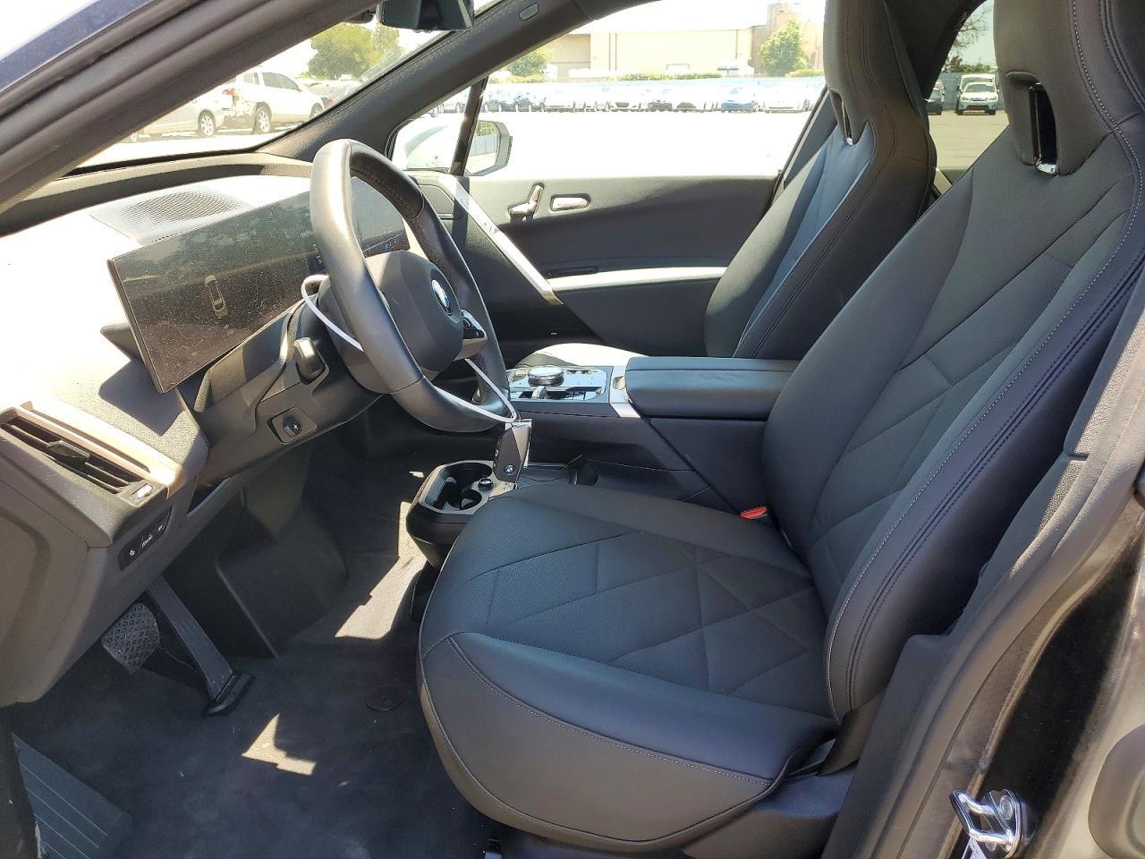 2026 BMW Ix xDrive45 - Фото 7