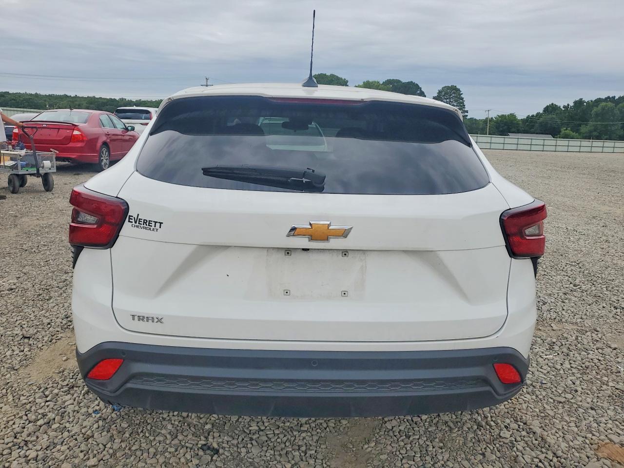 2025 Chevrolet Trax Ls - Image 6