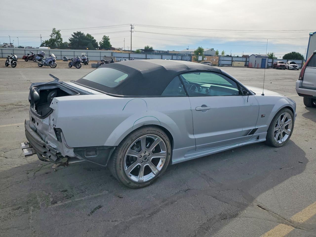 2005 Ford Mustang - Фото 3