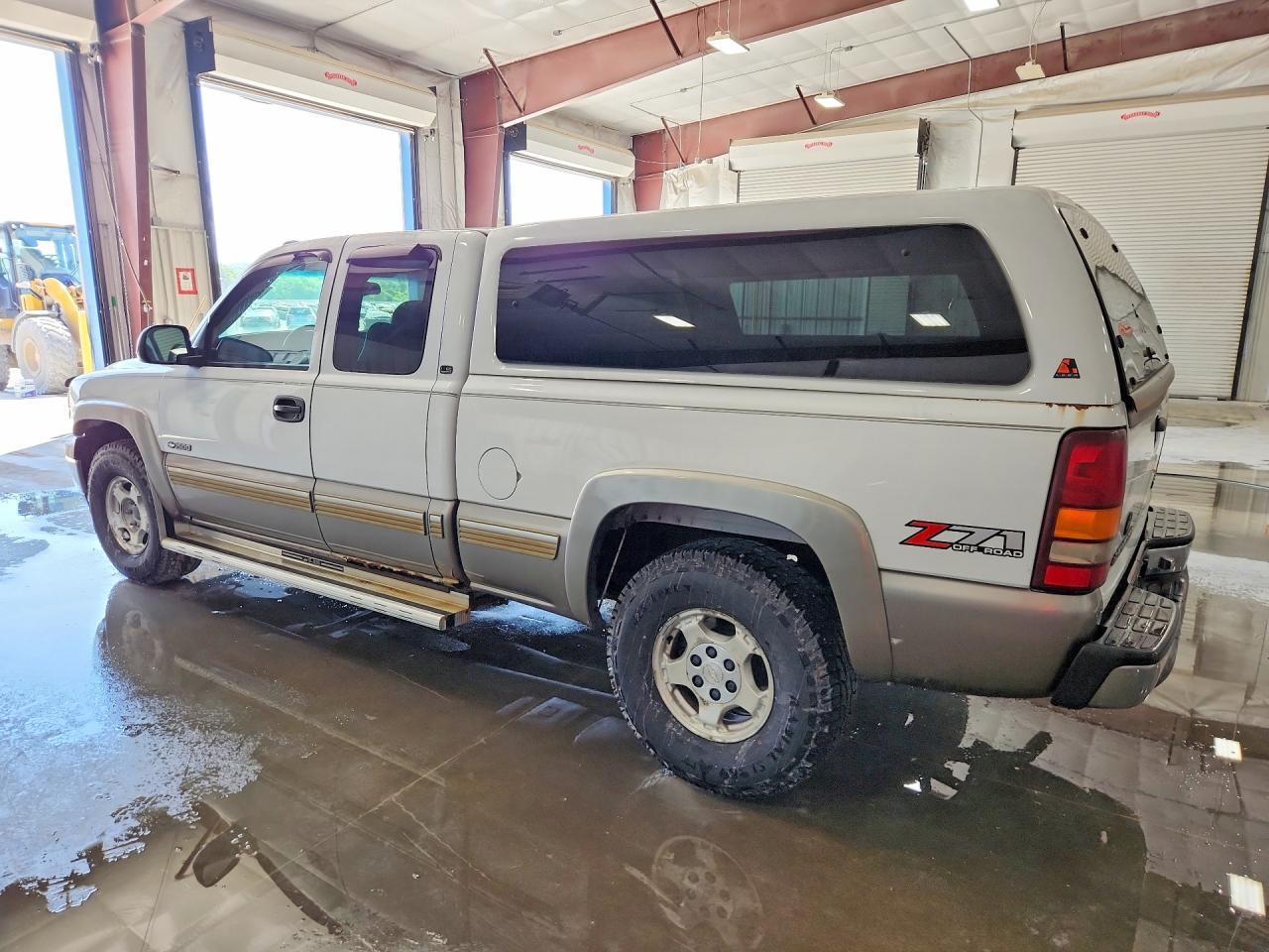 2001 Chevrolet Silverado K1500 - Фото 2