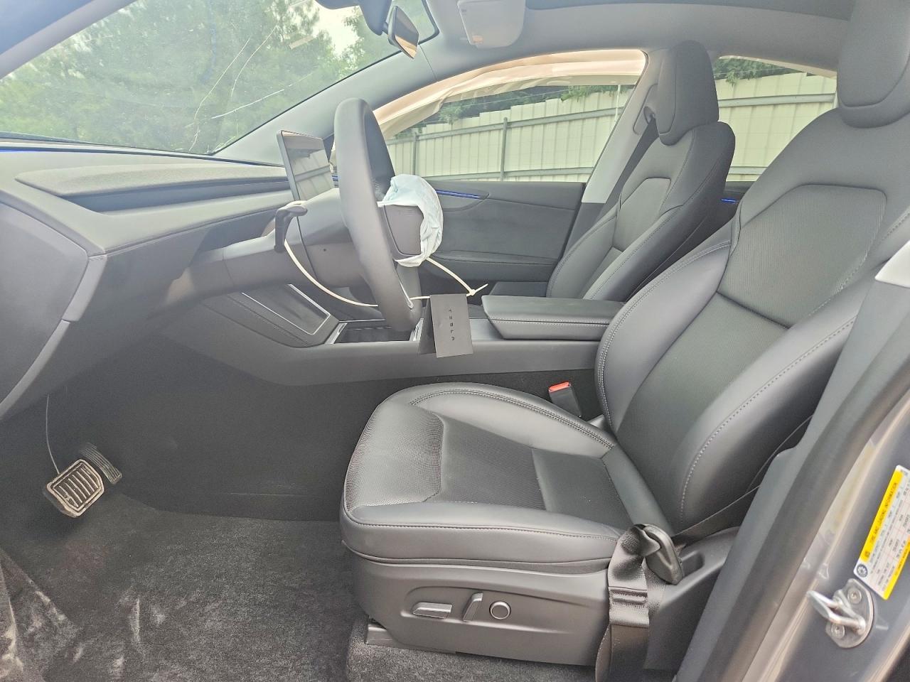2026 Tesla Model Y - Фото 7