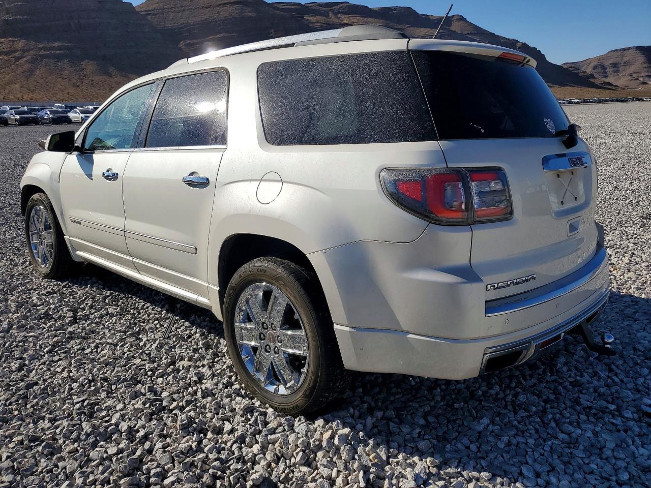 2015 GMC Acadia Denali - Фото 2
