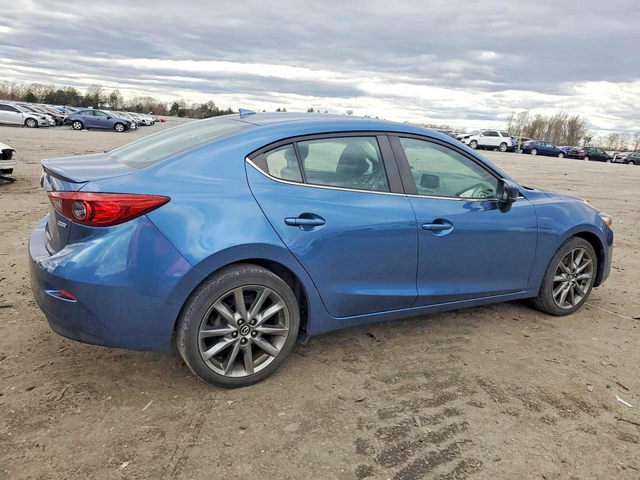 2018 Mazda 3 - Image 3