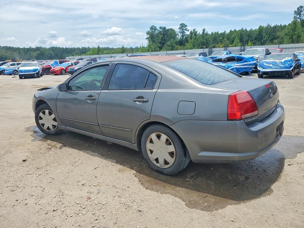 2004 Mitsubishi Galant Es Medium - Image 2