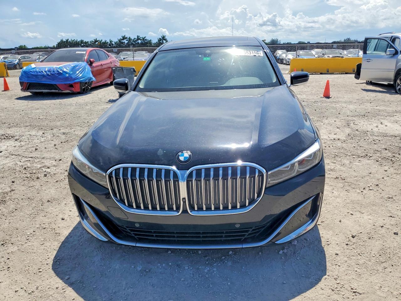 2020 BMW 740 I - Фото 5