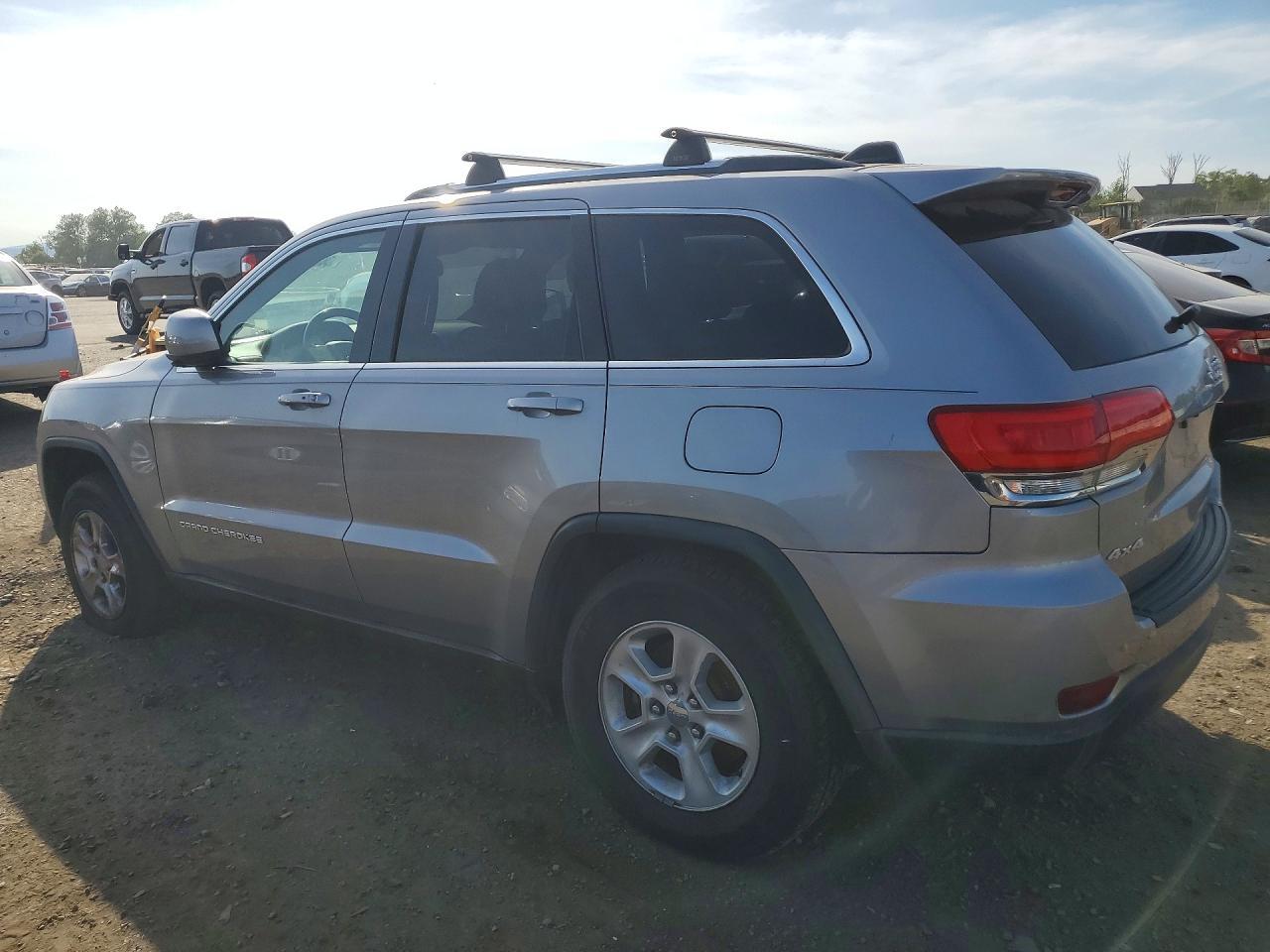 2016 Jeep Grand Cherokee Laredo - Image 2
