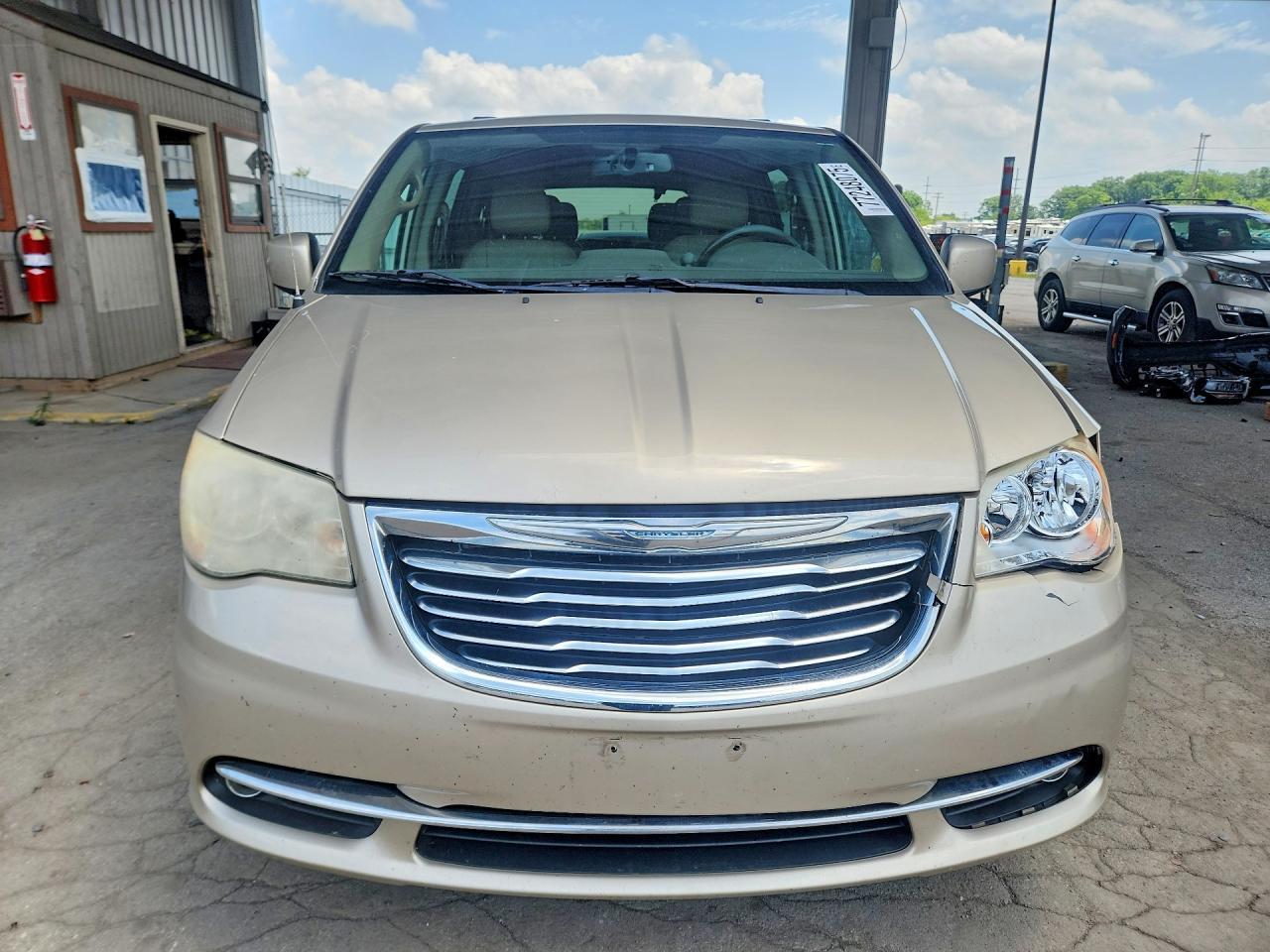 2013 Chrysler Town & Country Touring - Фото 5