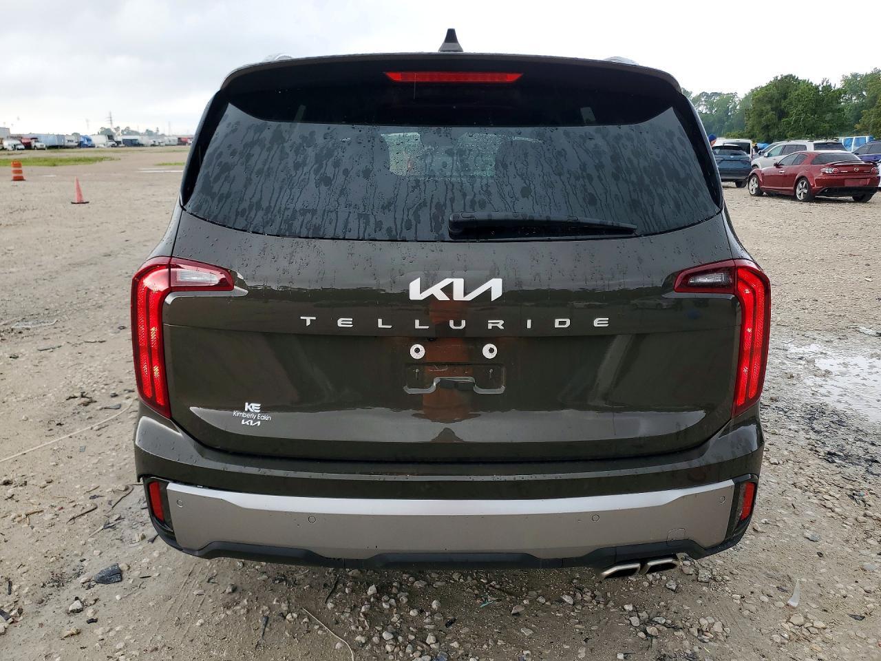 2025 Kia Telluride S - Image 6