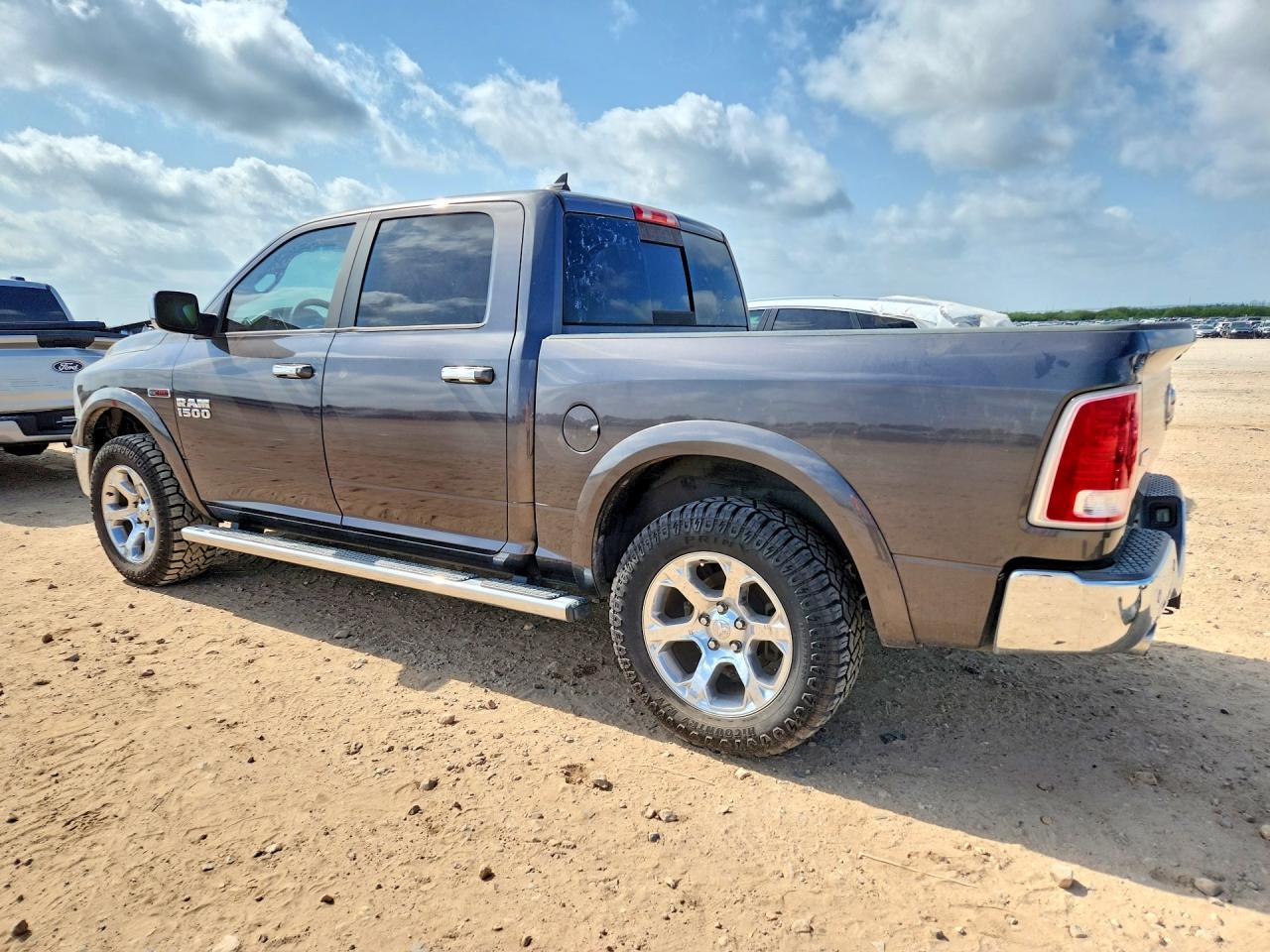 2018 Ram 1500 Laramie 4Wd 3.0L V6 Tdsl - Фото 2