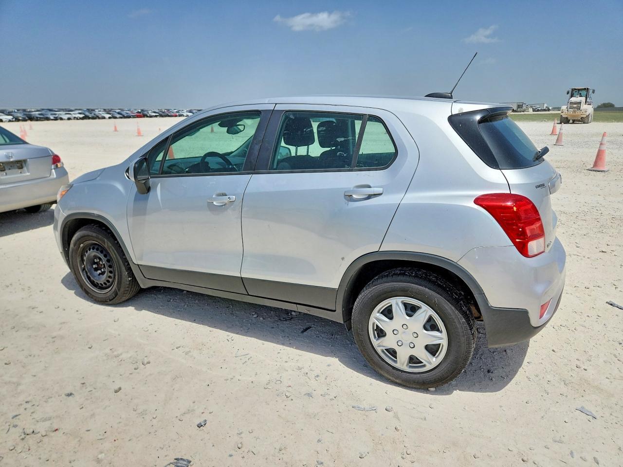 2017 Chevrolet Trax Ls - Image 2