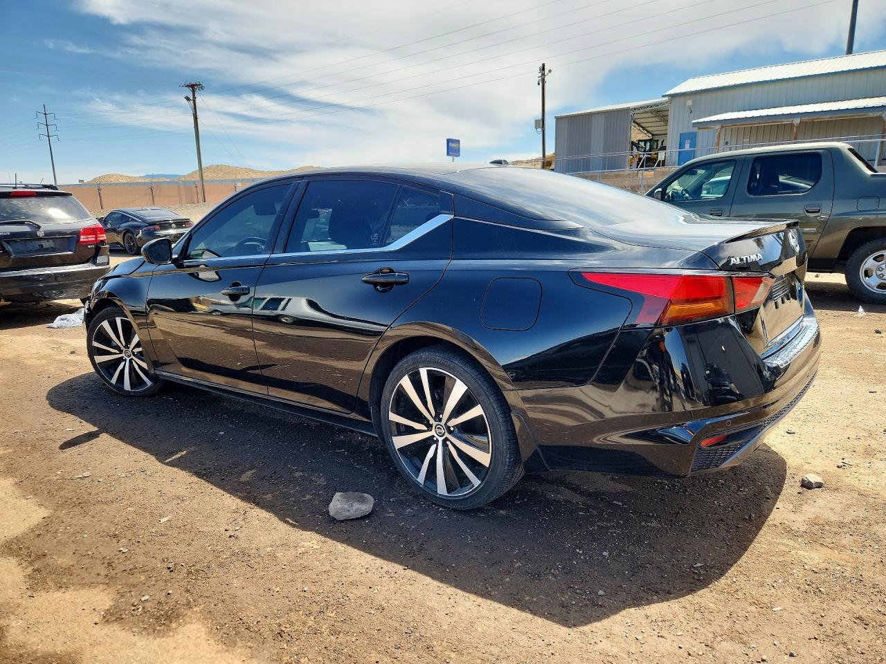 2022 Nissan Altima Sr - Фото 2
