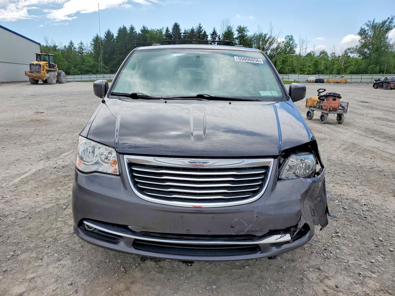 2016 Chrysler Town & Country Touring - Фото 5