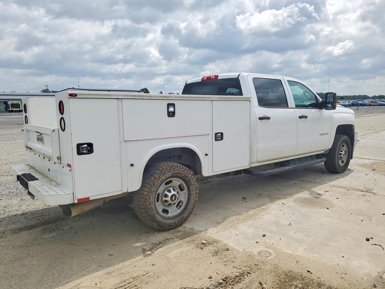 2018 Chevrolet Silverado C2500 Heavy Duty - Фото 3