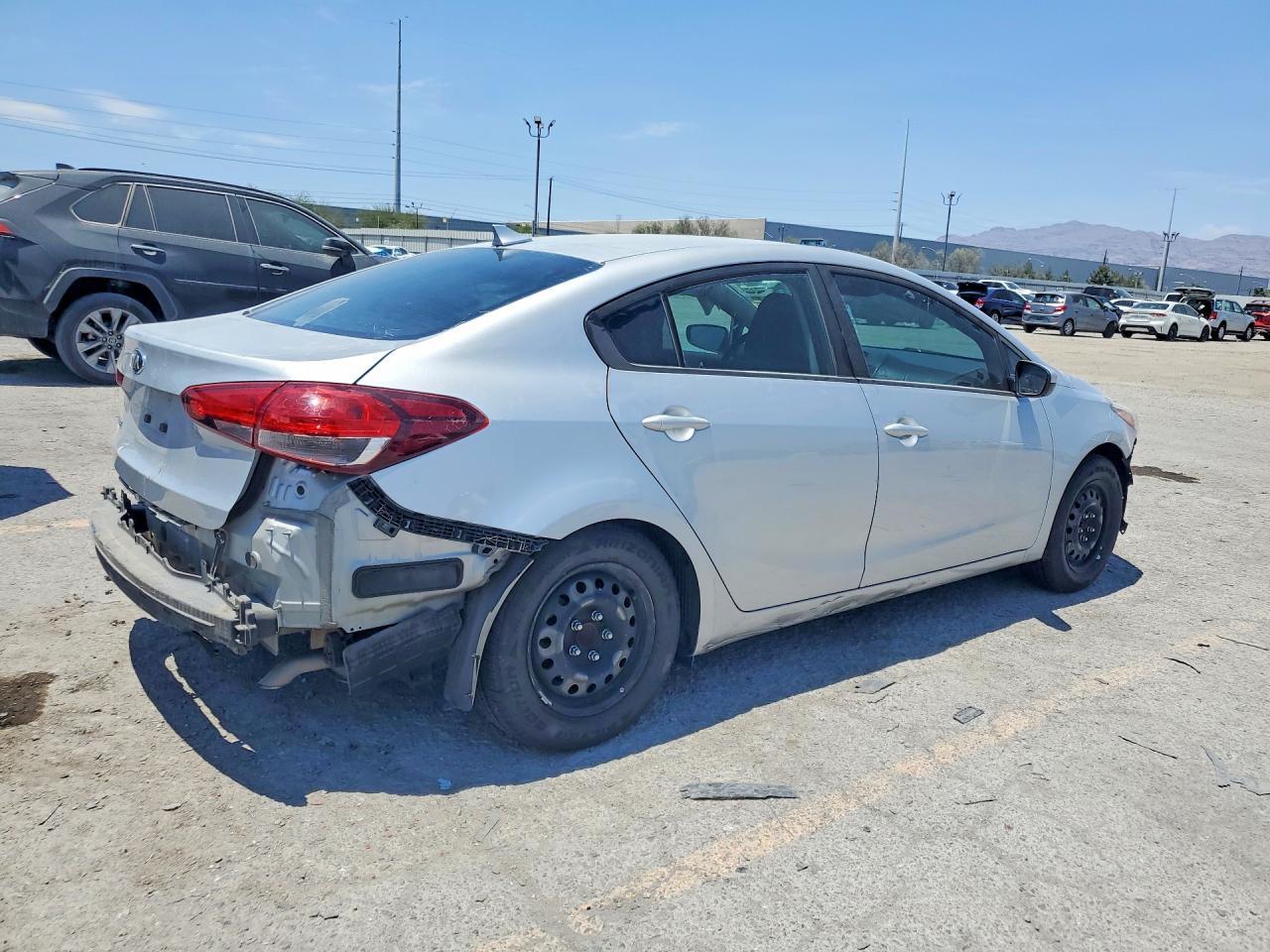 2017 Kia Forte Lx - Image 3