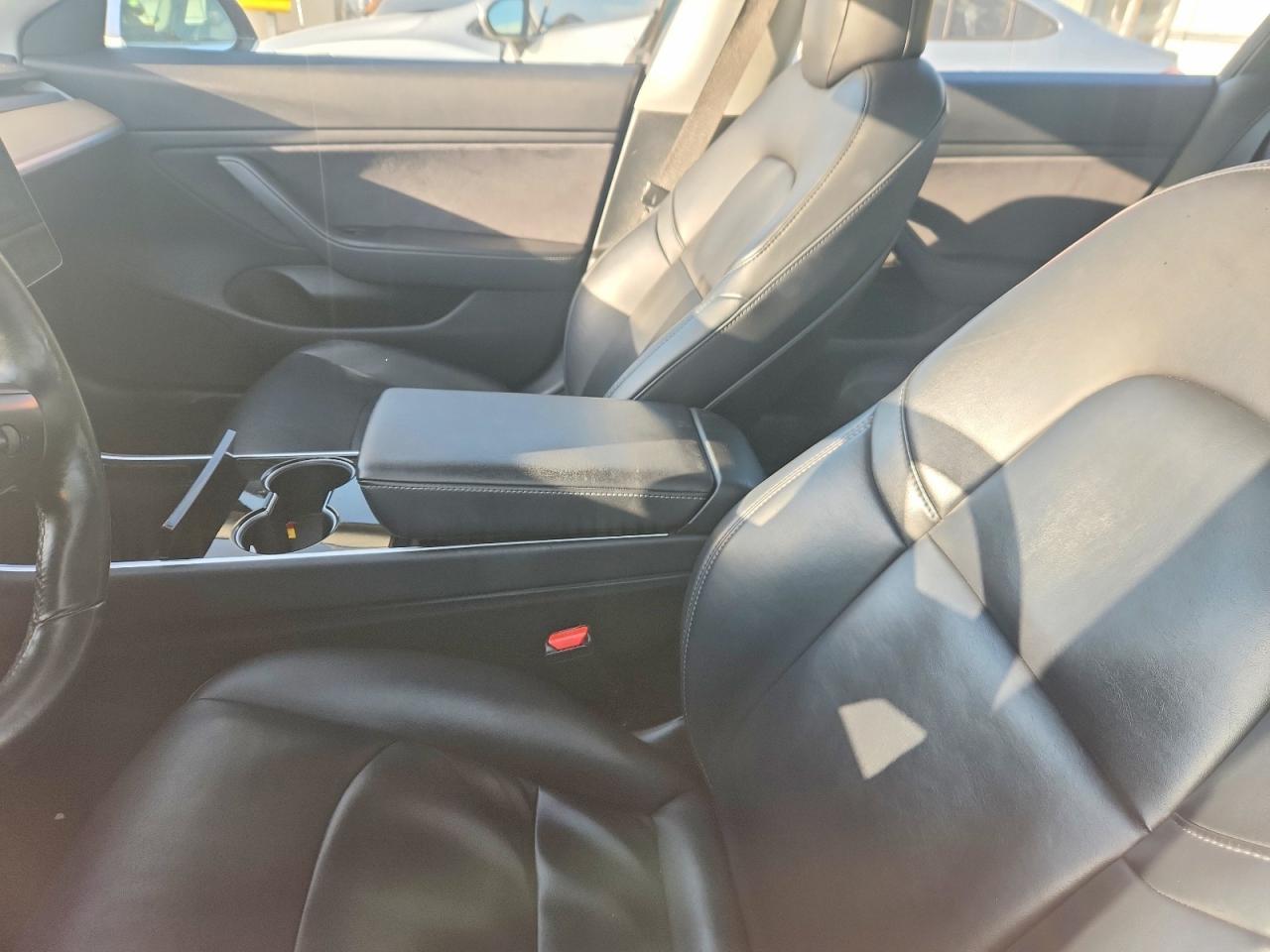 2018 Tesla Model 3 - Фото 7
