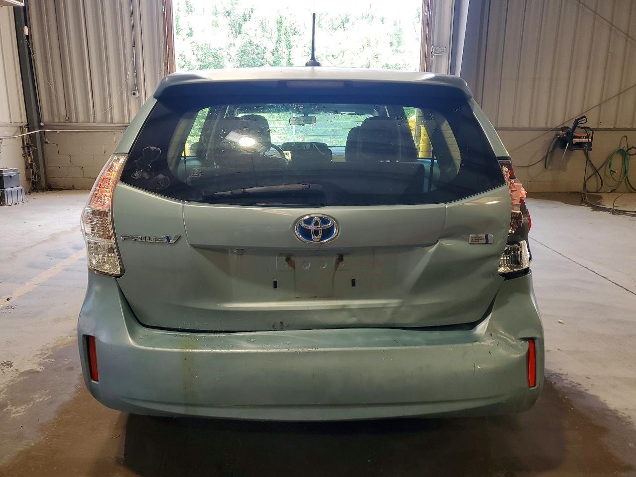 2014 Toyota Prius - Image 6