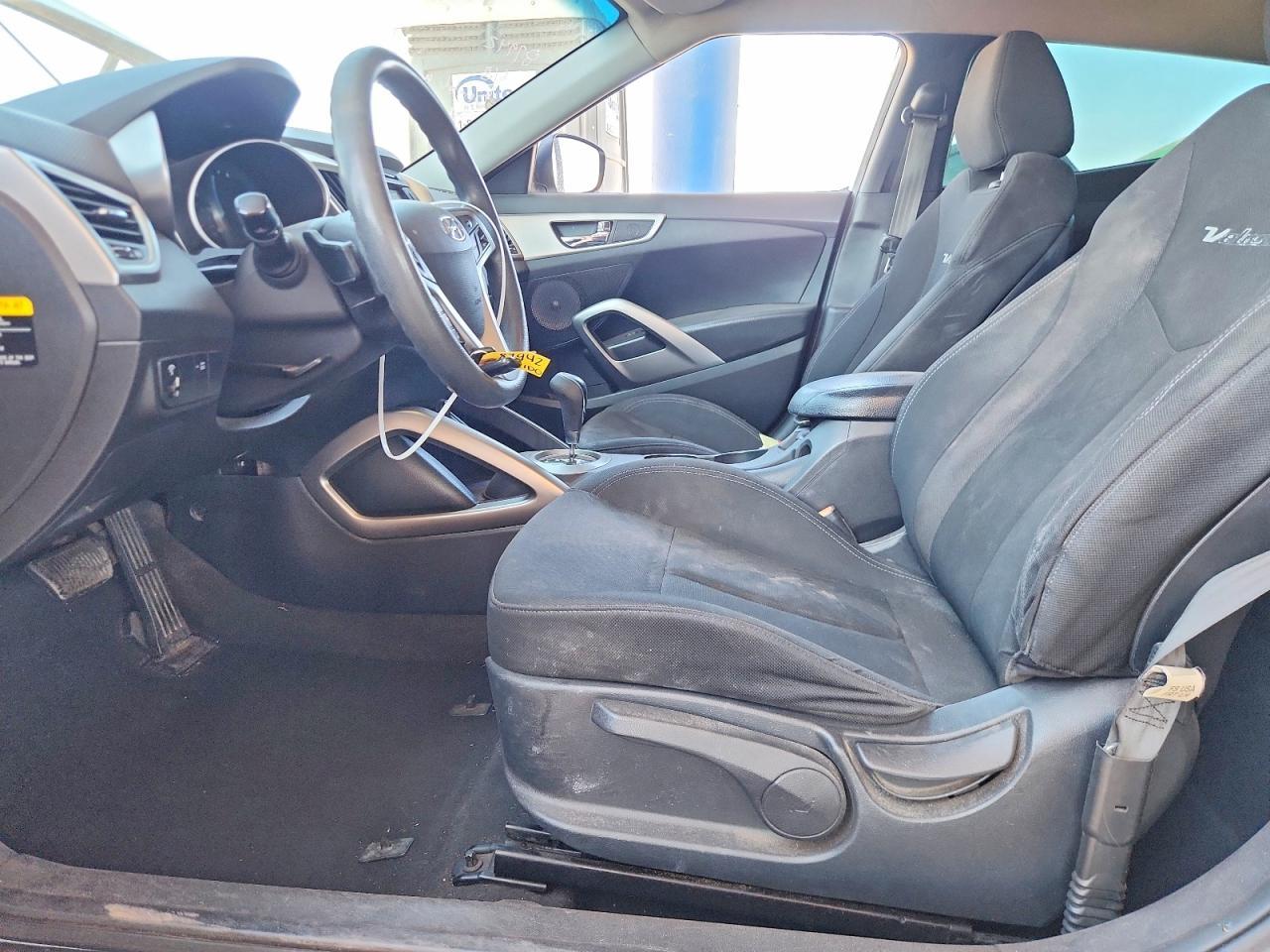 2015 Hyundai Veloster Base - Фото 7