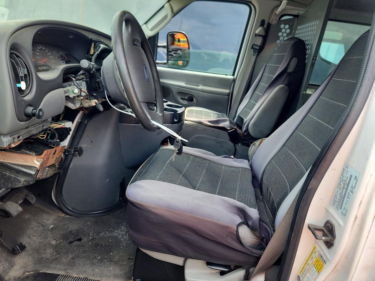 2007 Ford Econoline E250 Van - Фото 7