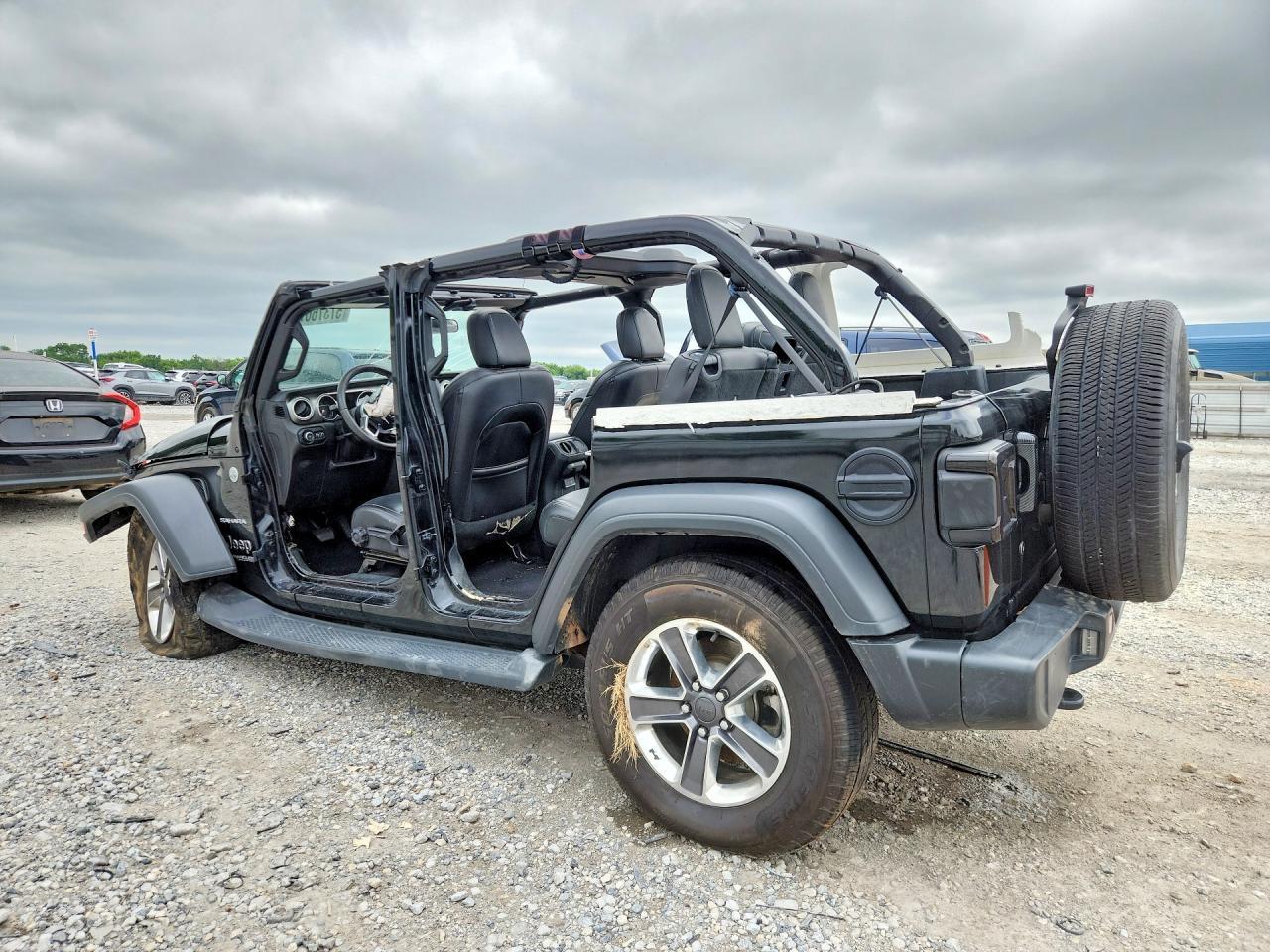 2020 Jeep Wrangler Unlimited Sahara - Фото 2