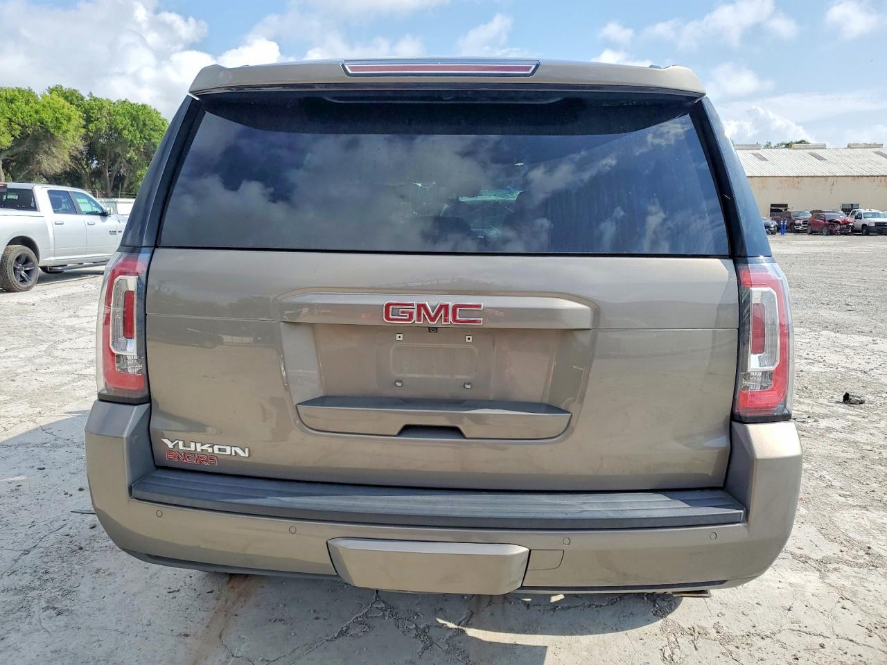2019 GMC Yukon Slt - Image 6