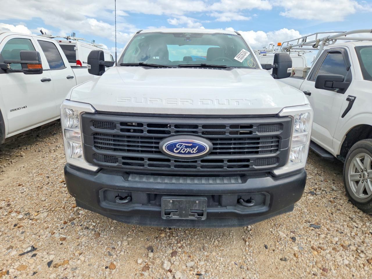 2025 Ford F250 Super Duty - Image 5