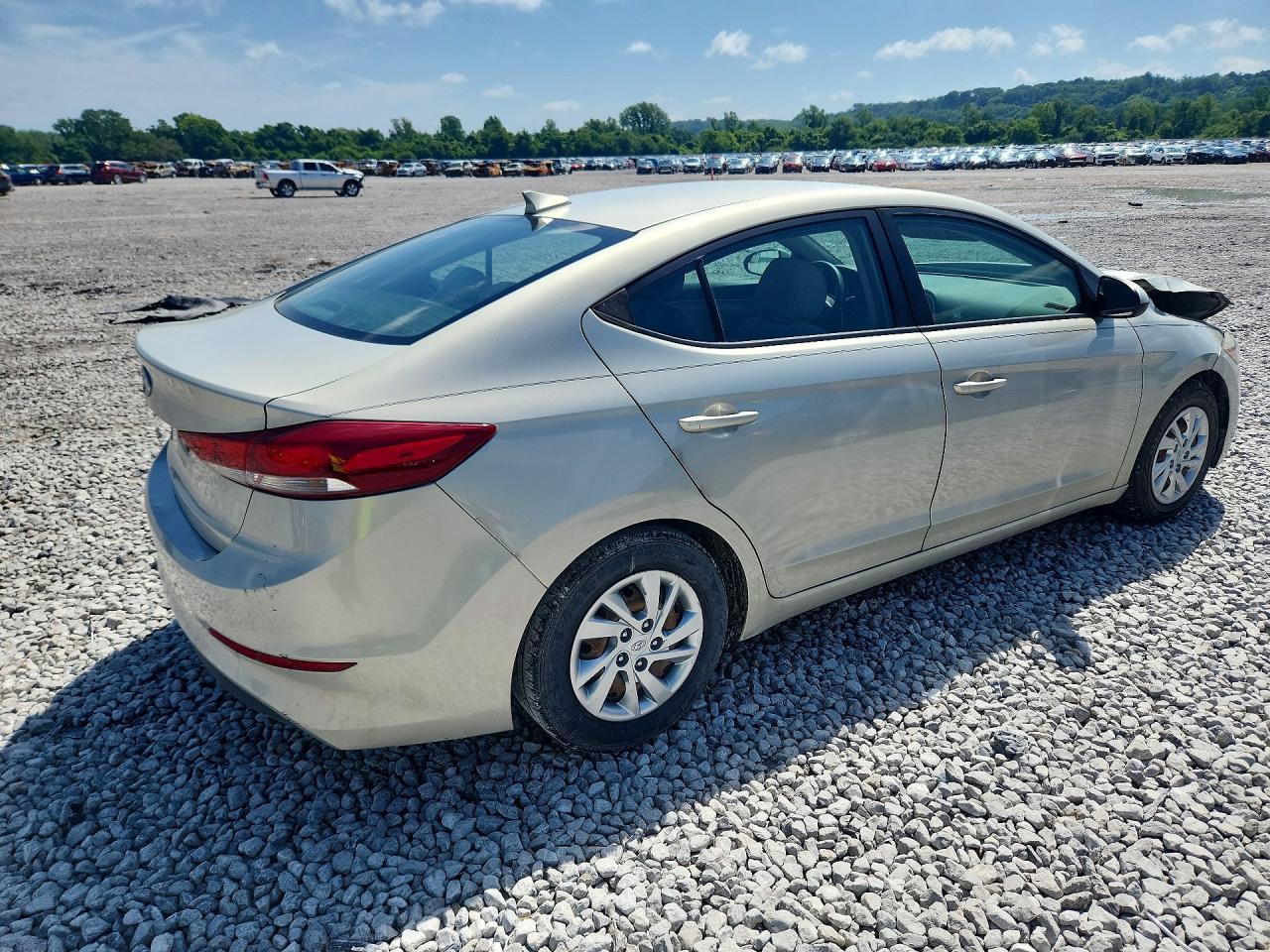2017 Hyundai Elantra Se - Фото 3