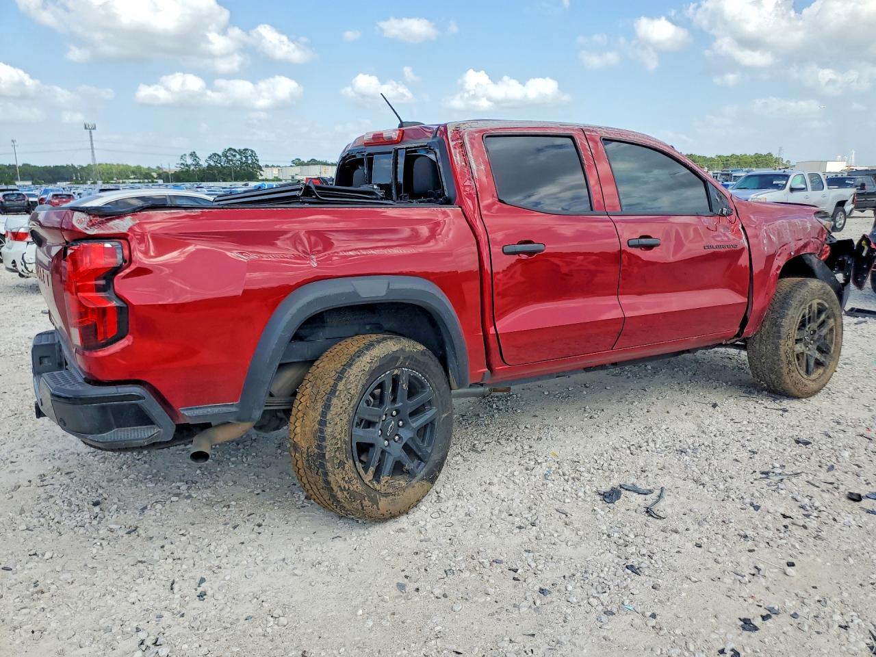 2024 Chevrolet Colorado Trail Boss - Фото 3