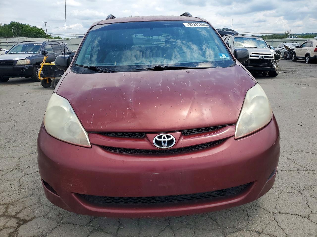2008 Toyota Sienna Le 7-Passenger - Image 5