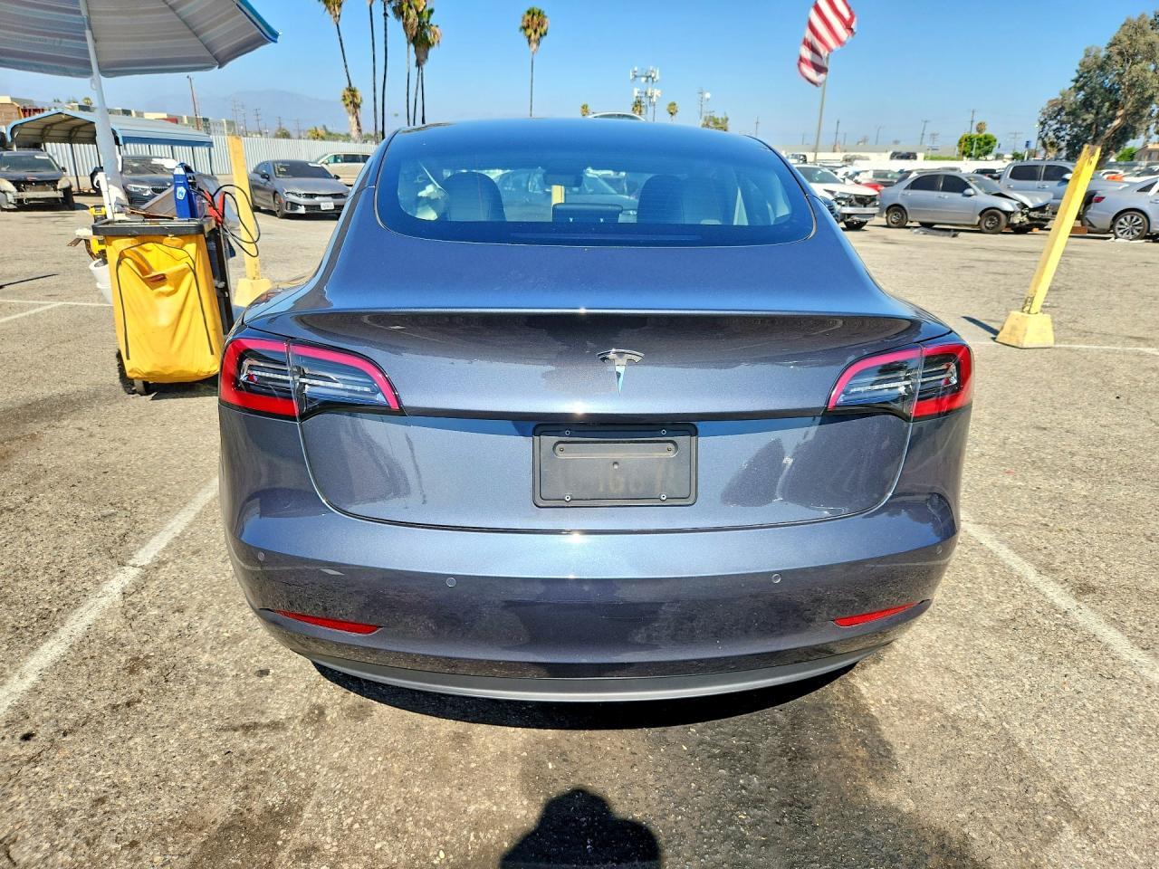 2022 Tesla Model 3 - Фото 6