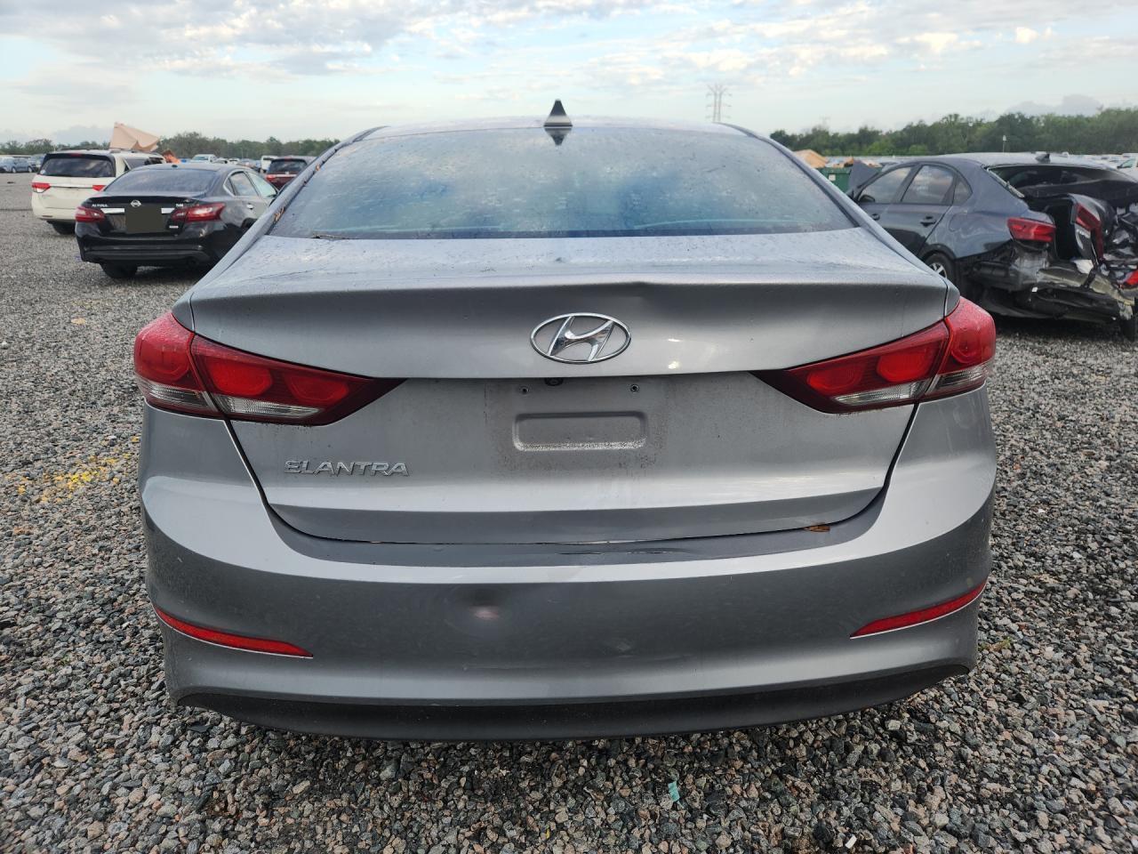 2017 Hyundai Elantra Se - Image 6