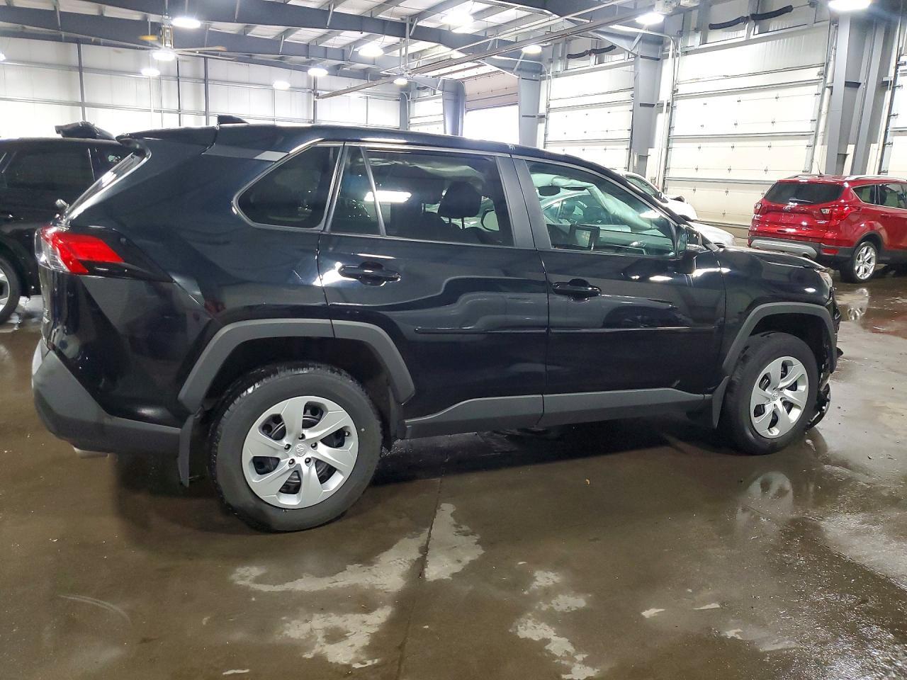 2022 Toyota Rav4 Le - Image 3
