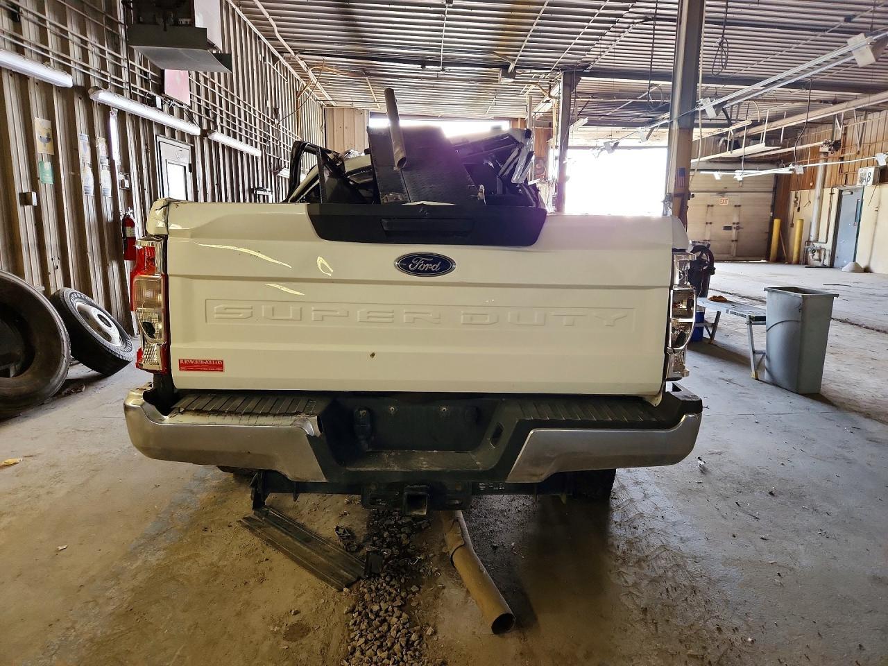 2022 Ford F250 Super Duty - Image 6